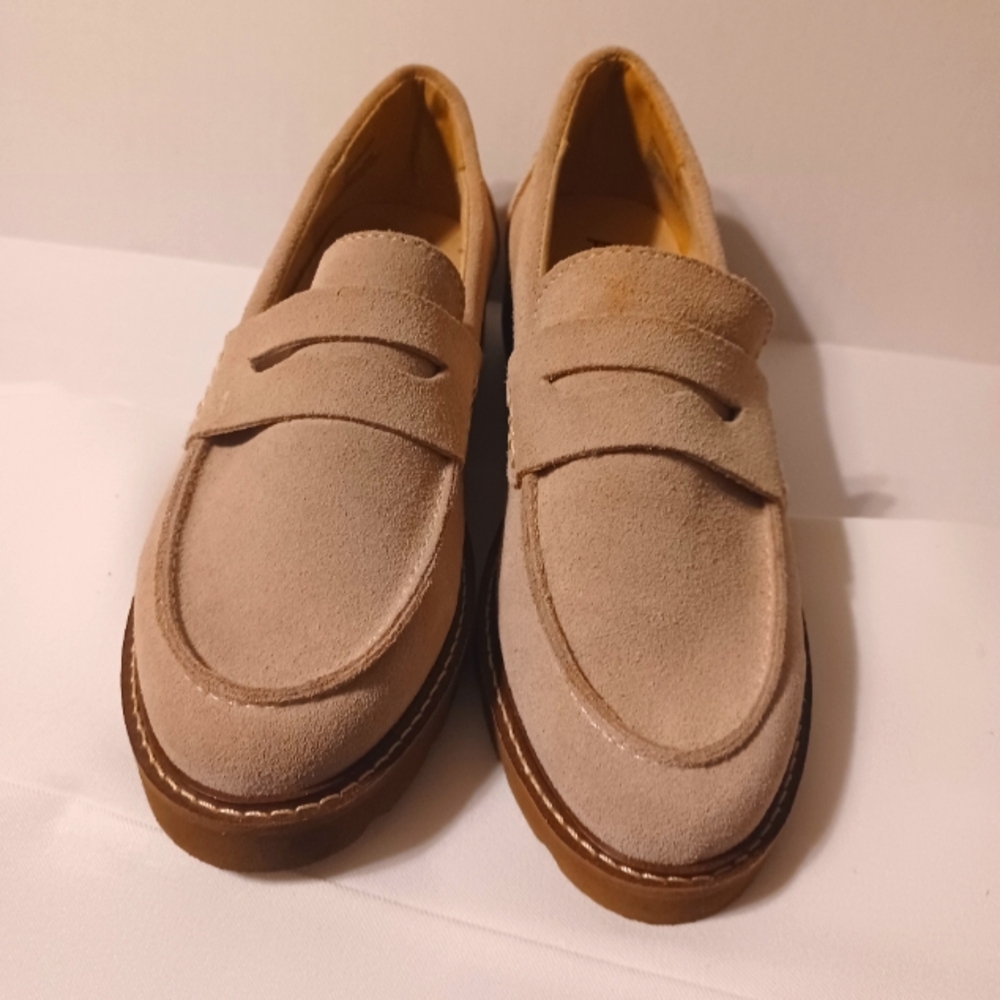 Size 6.5 Anne Klein loafers